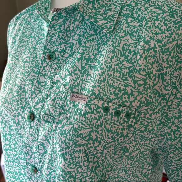 Columbia PFG Button-Down Shirt | Small | EUC - Picture 3 of 6